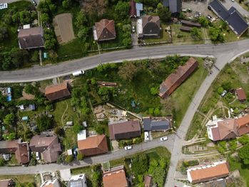 Prodej pozemku 1567 m², Doubravy