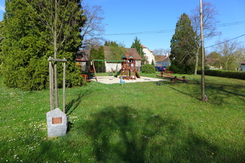 náves - Prodej chaty / chalupy 68 m², Studená