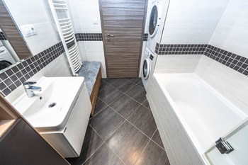 koupelna  - Prodej bytu 2+kk v osobním vlastnictví 54 m², Praha 9 - Letňany
