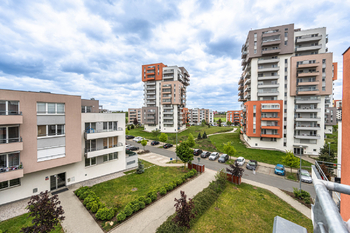výhled z bytu 2 - Prodej bytu 2+kk v osobním vlastnictví 54 m², Praha 9 - Letňany