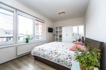 ložnice 2 - Prodej bytu 2+kk v osobním vlastnictví 54 m², Praha 9 - Letňany