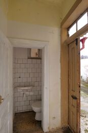 WC v přízemí - Prodej domu 170 m², Milevsko