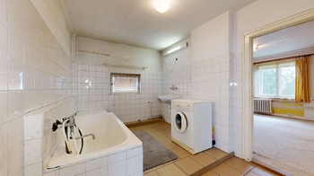 Koupelna - Prodej domu 135 m², Praha 9 - Dolní Počernice