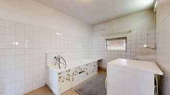 Koupelna - Prodej domu 135 m², Praha 9 - Dolní Počernice