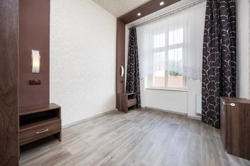 Ložnice - Prodej bytu 3+kk v osobním vlastnictví 65 m², Praha 5 - Smíchov
