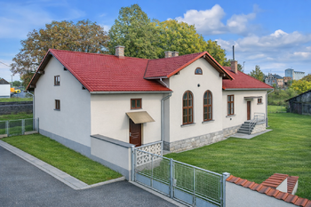 Vizualizace rekonstrukce - hlavní budova - Prodej pozemku 4375 m², Luštěnice