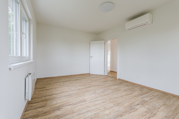 Pronájem kancelářských prostor 70 m², Úvaly