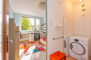 Prodej bytu 4+1 v osobním vlastnictví 78 m², Praha 9 - Újezd nad Lesy
