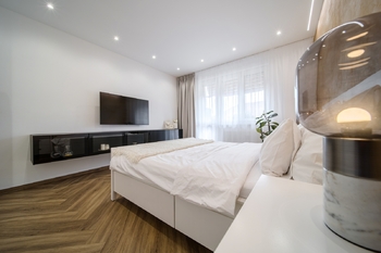 Prodej elegantního a kompletně vybaveného bytu 2+1 s balkonem, 59 m², Cihlářská čtvrť, Hodonín - Prodej bytu 2+1 v osobním vlastnictví 59 m², Hodonín