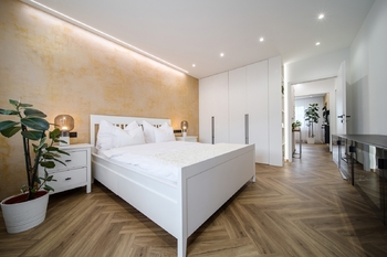 Prodej elegantního a kompletně vybaveného bytu 2+1 s balkonem, 59 m², Cihlářská čtvrť, Hodonín - Prodej bytu 2+1 v osobním vlastnictví 59 m², Hodonín