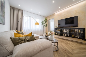 Prodej elegantního a kompletně vybaveného bytu 2+1 s balkonem, 59 m², Cihlářská čtvrť, Hodonín - Prodej bytu 2+1 v osobním vlastnictví 59 m², Hodonín
