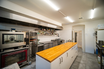 Kuchyně - Pronájem restaurace 185 m², Praha 5 - Smíchov