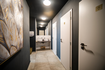 Toalety pro hosty - Pronájem restaurace 185 m², Praha 5 - Smíchov