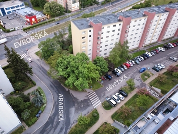 Pronájem garážového stání, Praha 6 - Vokovice