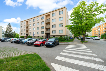 Prodej bytu 3+1 v osobním vlastnictví 80 m², Praha 5 - Zličín