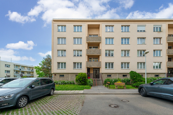 Prodej bytu 3+1 v osobním vlastnictví 80 m², Praha 5 - Zličín