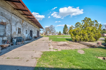 Prodej zemědělského objektu 200 m², Nebužely