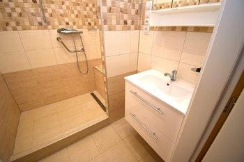 Koupelna - Pronájem bytu 3+1 v osobním vlastnictví 67 m², Písek