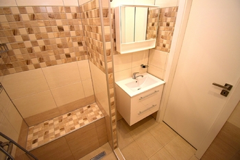 Koupelna - Pronájem bytu 3+1 v osobním vlastnictví 67 m², Písek