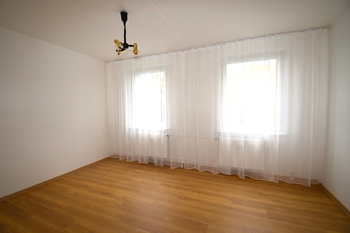 Obývací pokoj - Pronájem bytu 3+1 v osobním vlastnictví 67 m², Písek