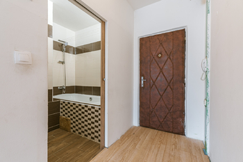CHODBA - Prodej bytu 1+1 v družstevním vlastnictví 36 m², Bystřany