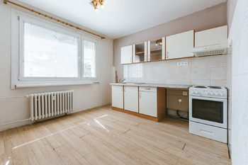 KUCHYNĚ + JÍDELNA - Prodej bytu 1+1 v družstevním vlastnictví 36 m², Bystřany