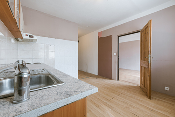 KUCHYNĚ - Prodej bytu 1+1 v družstevním vlastnictví 36 m², Bystřany