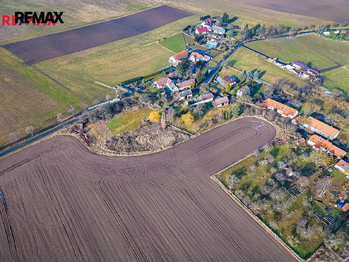 Prodej pozemku 1000 m², Bukovany