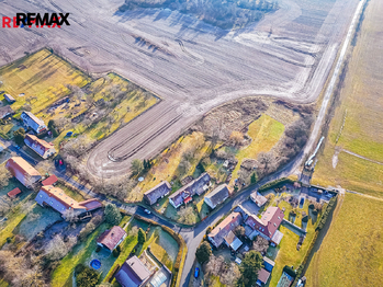 Prodej pozemku 1000 m², Bukovany