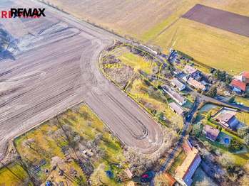 Prodej pozemku 1000 m², Bukovany