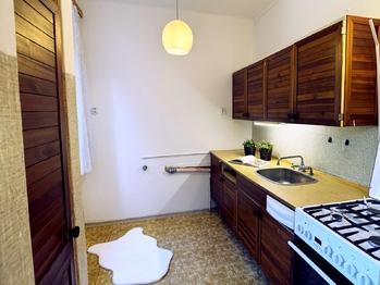 Prodej bytu 3+1 v osobním vlastnictví 60 m², Praha 10 - Vinohrady
