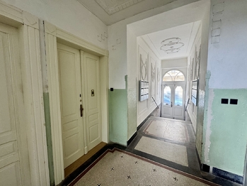 Vstup do bytu - Pronájem bytu 2+1 v osobním vlastnictví 70 m², Praha 2 - Vinohrady