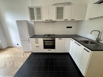 Kuchyně - Pronájem bytu 2+1 v osobním vlastnictví 70 m², Praha 2 - Vinohrady