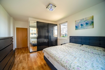 Prodej bytu 4+kk v osobním vlastnictví 93 m², Praha 3 - Strašnice