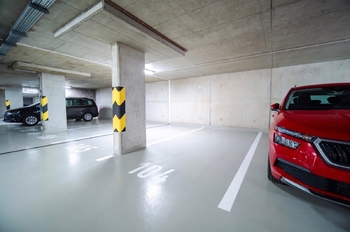 parkovací stání - Prodej bytu 4+kk v osobním vlastnictví 93 m², Praha 3 - Strašnice