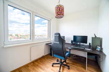 3. pokoj 9,2 m2 - Prodej bytu 4+kk v osobním vlastnictví 93 m², Praha 3 - Strašnice
