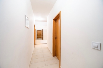 chodba - Prodej bytu 4+kk v osobním vlastnictví 93 m², Praha 3 - Strašnice