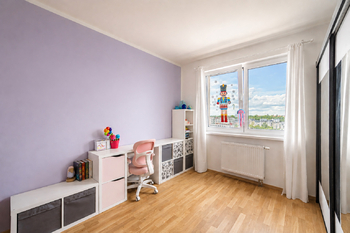 2. pokoj 14,9 m2 - Prodej bytu 4+kk v osobním vlastnictví 93 m², Praha 3 - Strašnice