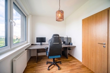 3. pokoj 9,2 m2 - Prodej bytu 4+kk v osobním vlastnictví 93 m², Praha 3 - Strašnice