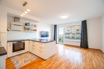 Prodej bytu 4+kk v osobním vlastnictví 93 m², Praha 3 - Strašnice