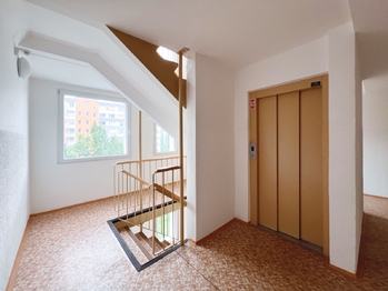 Prodej bytu 3+1 v osobním vlastnictví 70 m², Praha 5 - Stodůlky
