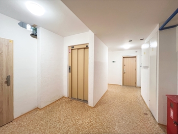 Prodej bytu 3+1 v osobním vlastnictví 70 m², Praha 5 - Stodůlky