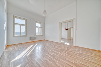 velký krajní pokoj - Prodej bytu 3+1 v osobním vlastnictví 115 m², Praha 5 - Smíchov