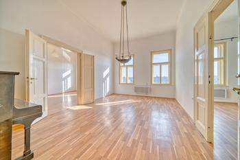Prodej bytu 3+1 v osobním vlastnictví 115 m², Praha 5 - Smíchov