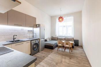Pronájem bytu 2+kk v družstevním vlastnictví 43 m², Praha 8 - Libeň