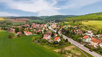 Prodej pozemku 699 m², Lažany