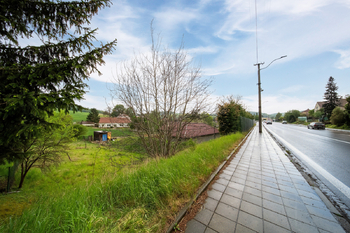 Prodej pozemku 699 m², Lažany