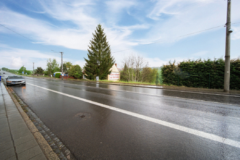 Prodej pozemku 699 m², Lažany