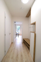 Předsíň - Pronájem bytu 2+kk v osobním vlastnictví 57 m², Praha 9 - Vysočany