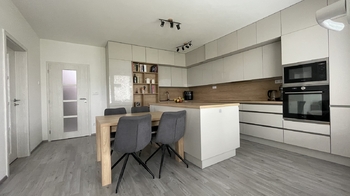 Prodej bytu 3+kk v osobním vlastnictví 76 m², Roztoky